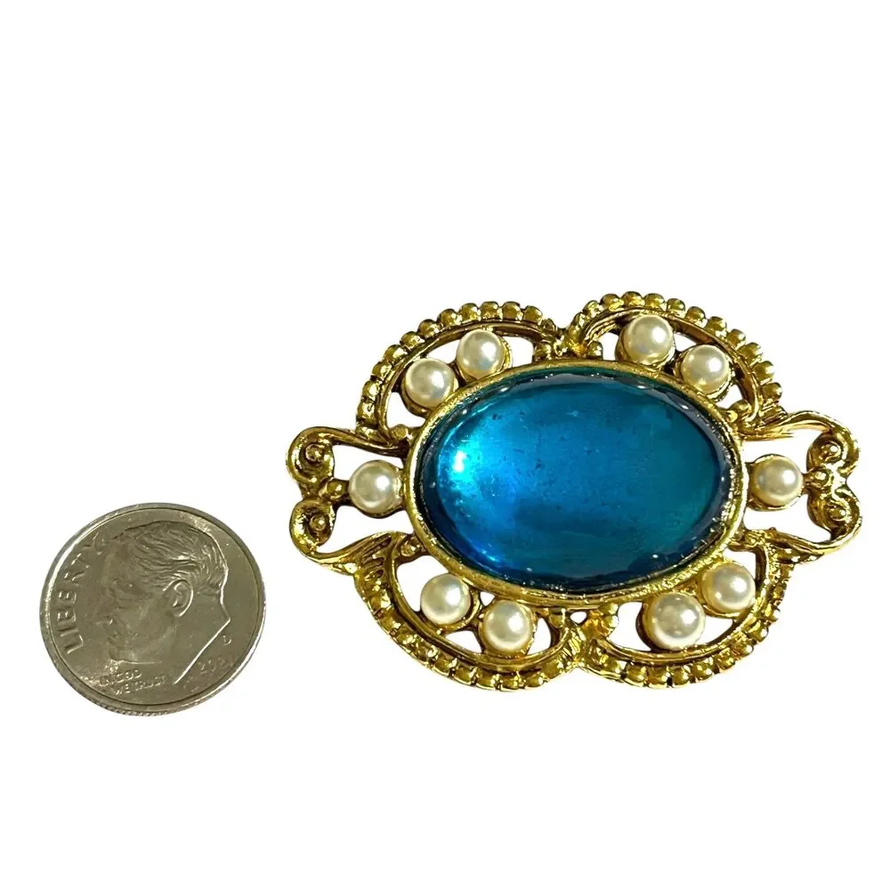Vintage Brooch Pin Gold Tone Blue Oval Cabochon Imitation Pearl Accent Jewelry